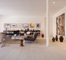 Nên lát sàn gỗ công nghiệp hay sàn nhựa? So sánh sàn nhựa và sàn gỗ.